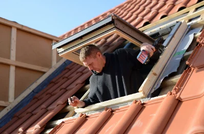 Pose de fenêtres de toit Velux à Malling